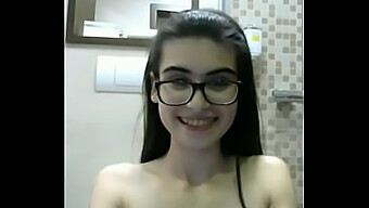 Amatorul Italian De 18 Ani Se Bucură De Joacă Solo Pe Exposedcams.Cf