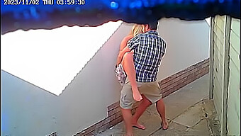 Pareja Amateur Disfruta Del Sexo Al Aire Libre En Cámara