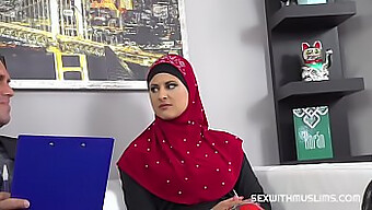 Sexy Hijaber Gives A Mind-Blowing Blowjob In This Hardcore Video