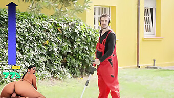 Jordi El Nino Polla Får Sin Pik Suttet Af To Fantastiske Babes