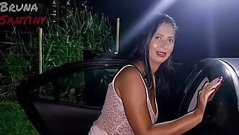 Bruna Morena Sucumbe En Un Estacionamiento Cerca De The Lust Club