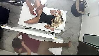 Vidéo Hd Du Massage Érotique De La Femme Et De Sa Tricherie Avec Le Médecin