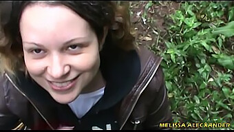 Aventura Salvaje De Melissa Alecxander En El Bosque De Culo Grande Y Oral