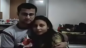 Pareja India Amateur Explora Sus Deseos En Video Casero