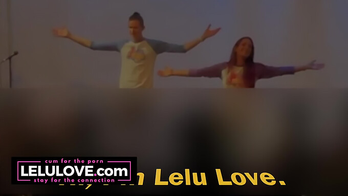 성숙한 커플이 첫 라이브 공연의 스릴을 공유합니다 - Lelu Love